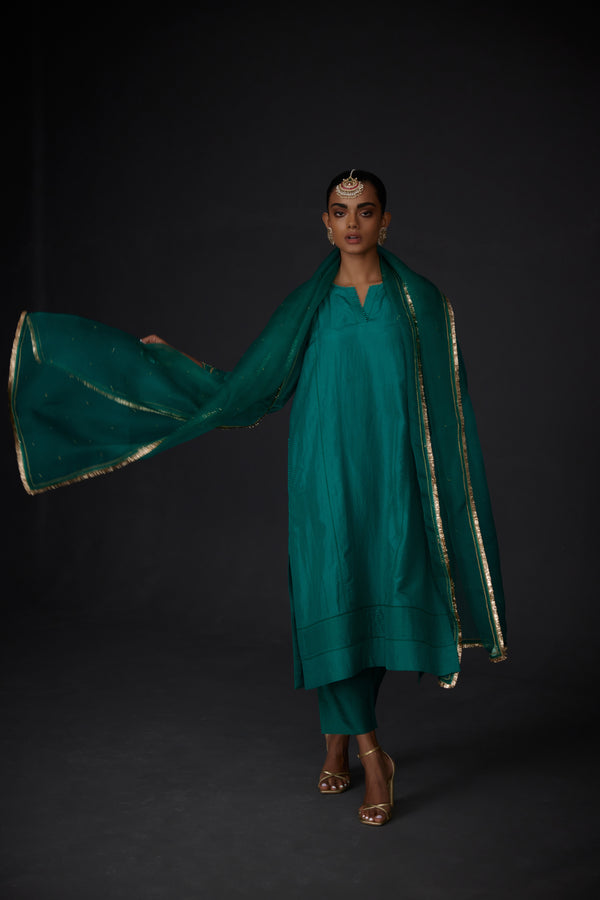 HAND EMBROIDERED DUPATTA