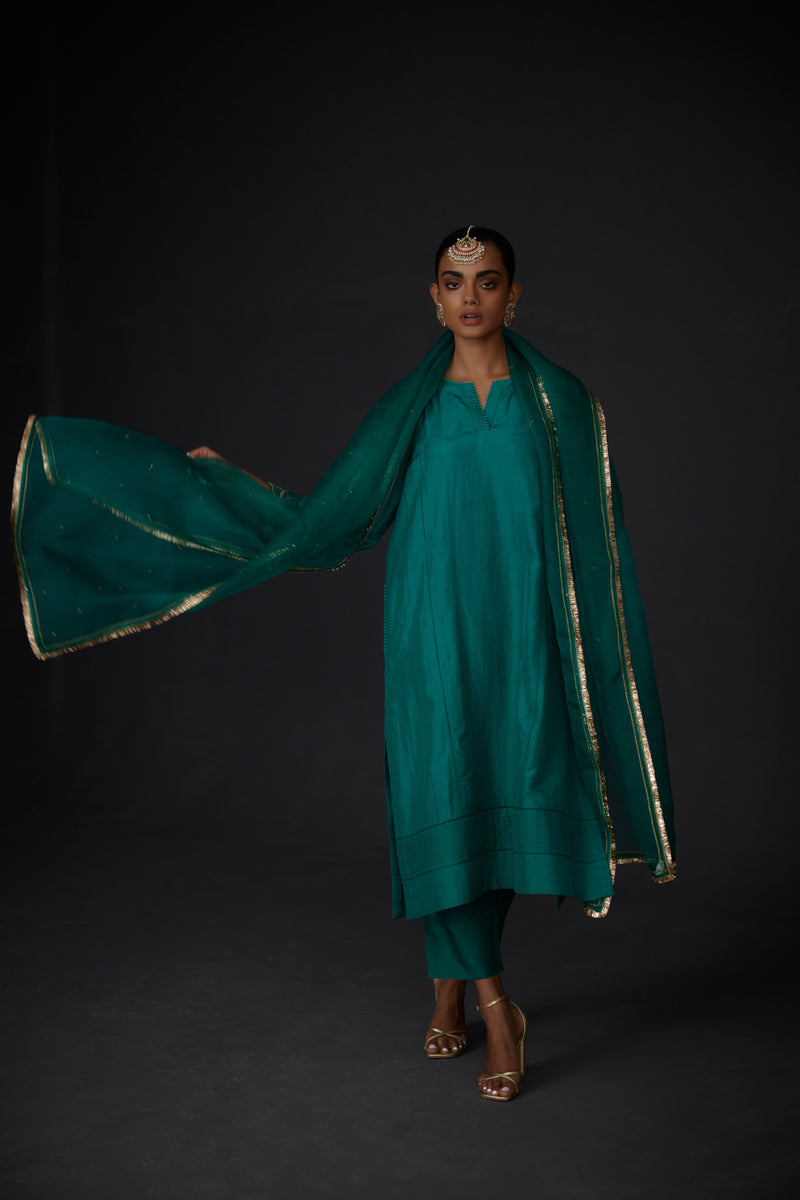 HAND EMBROIDERED DUPATTA