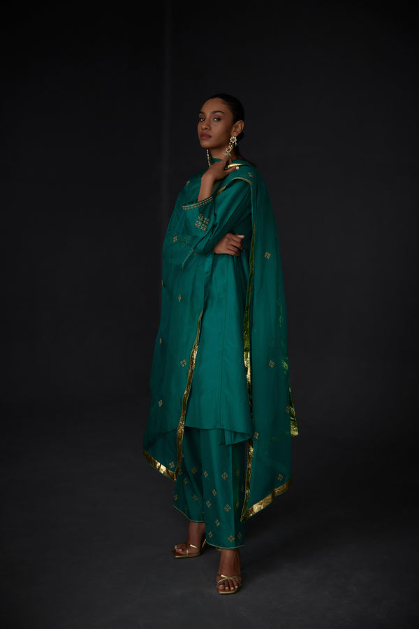 HAND EMBROIDERED DUPATTA