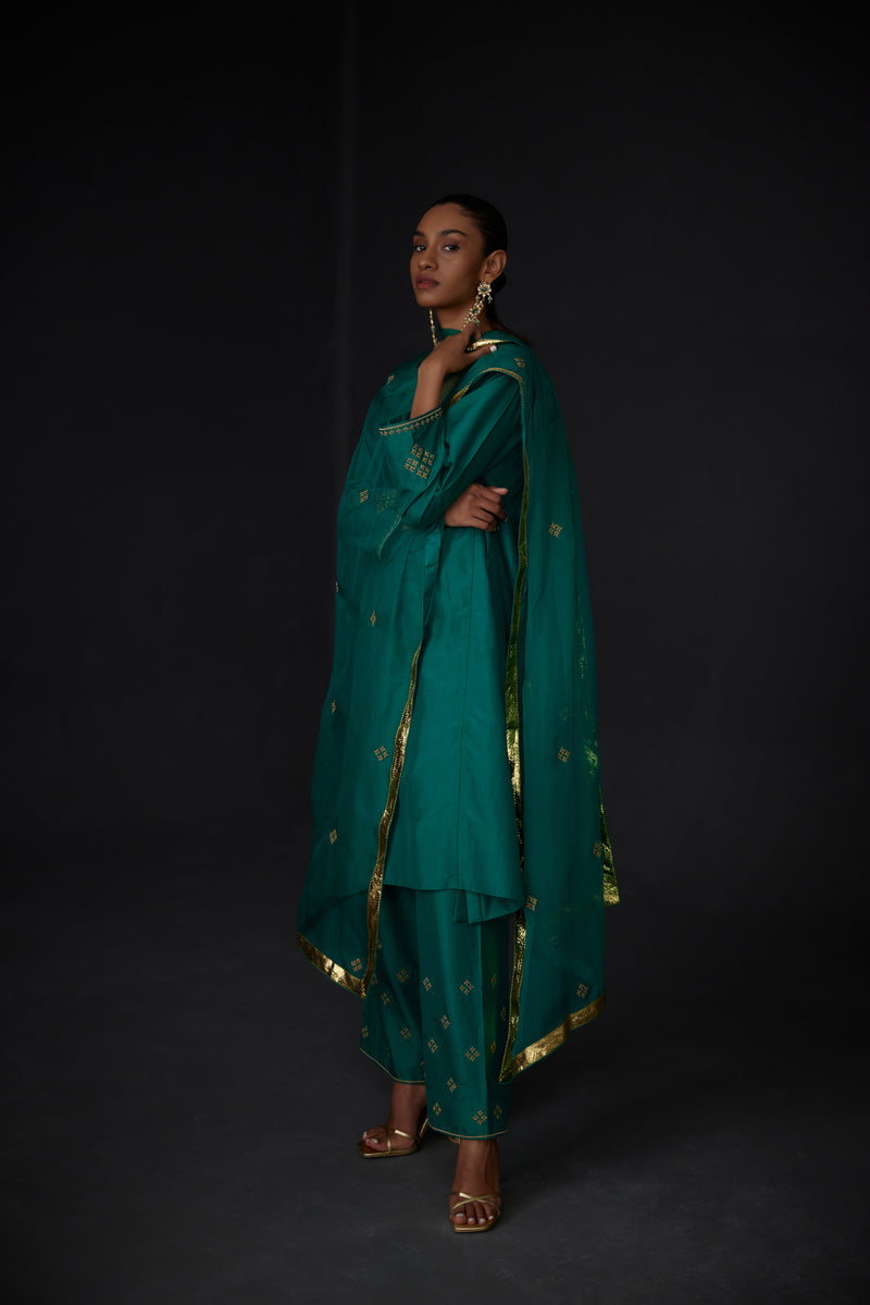 HAND EMBROIDERED DUPATTA