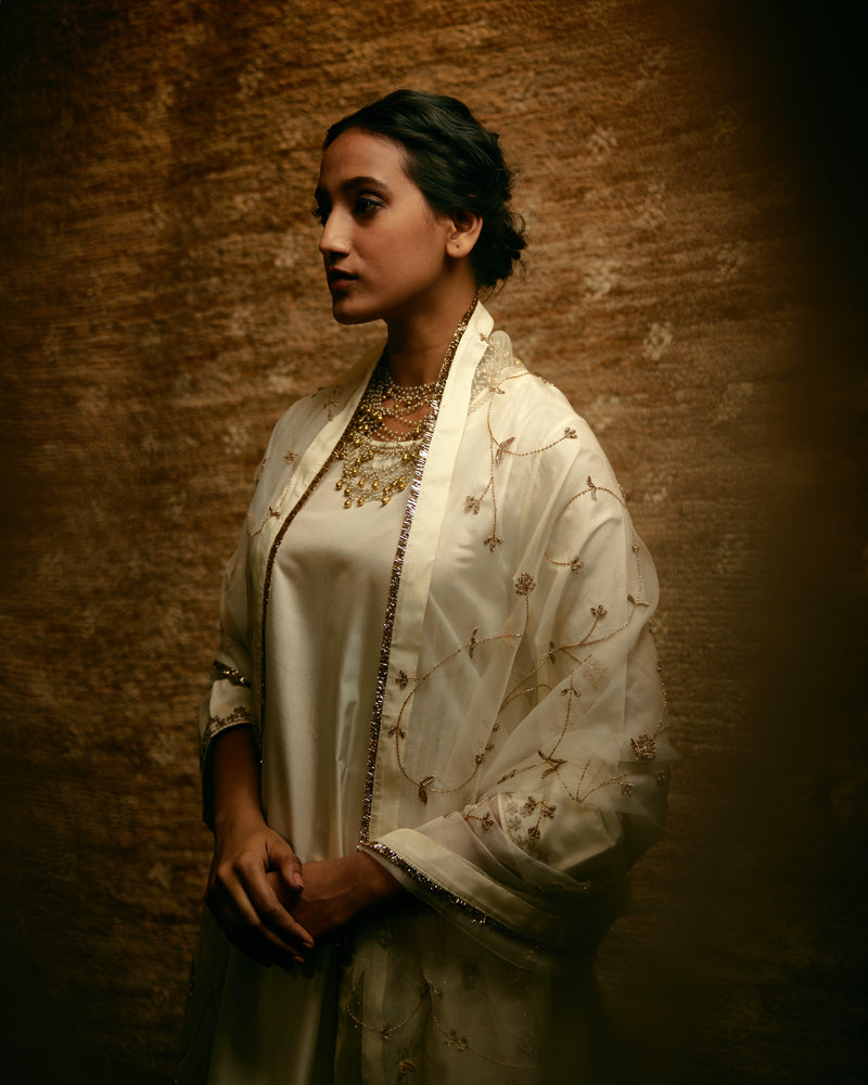 HAND EMBROIDERED DUPATTA- IVORY